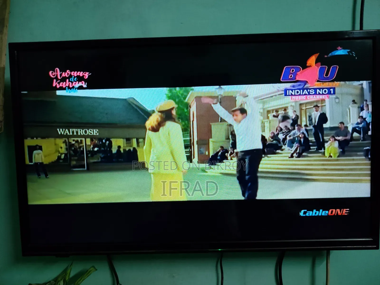 Walton 32" LED TV for sale.