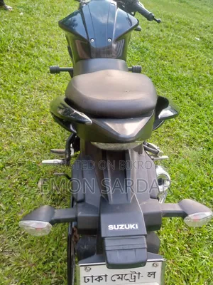 সুজুকি জিক্সার ২০২৩ কালো