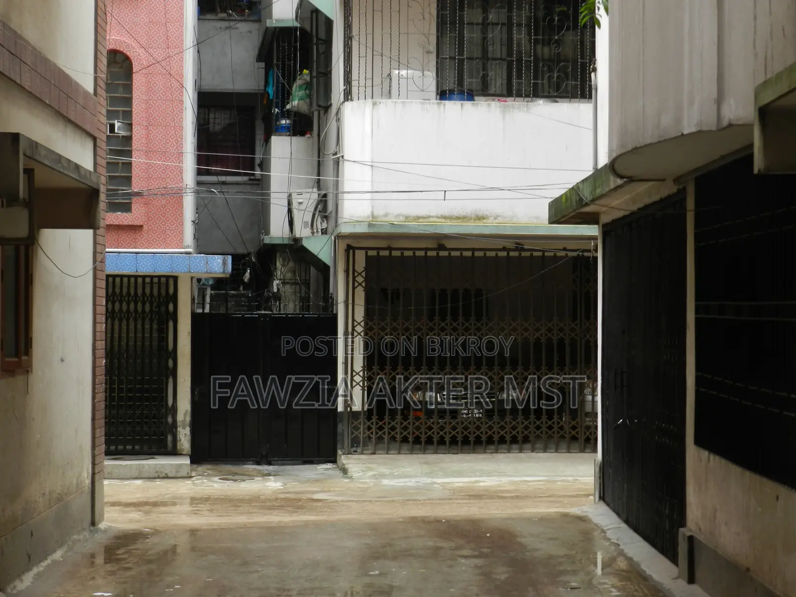 মালিবাগের আকবর মহলে ২ বেডরুমের অ্যাপার্টমেন্ট বিক্রয়ের জন্য