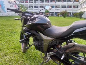 সুজুকি জিক্সার ২০২৩ কালো