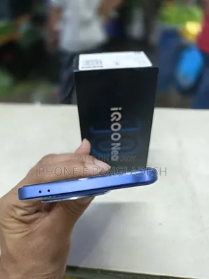 iQOO 8 GB Blue