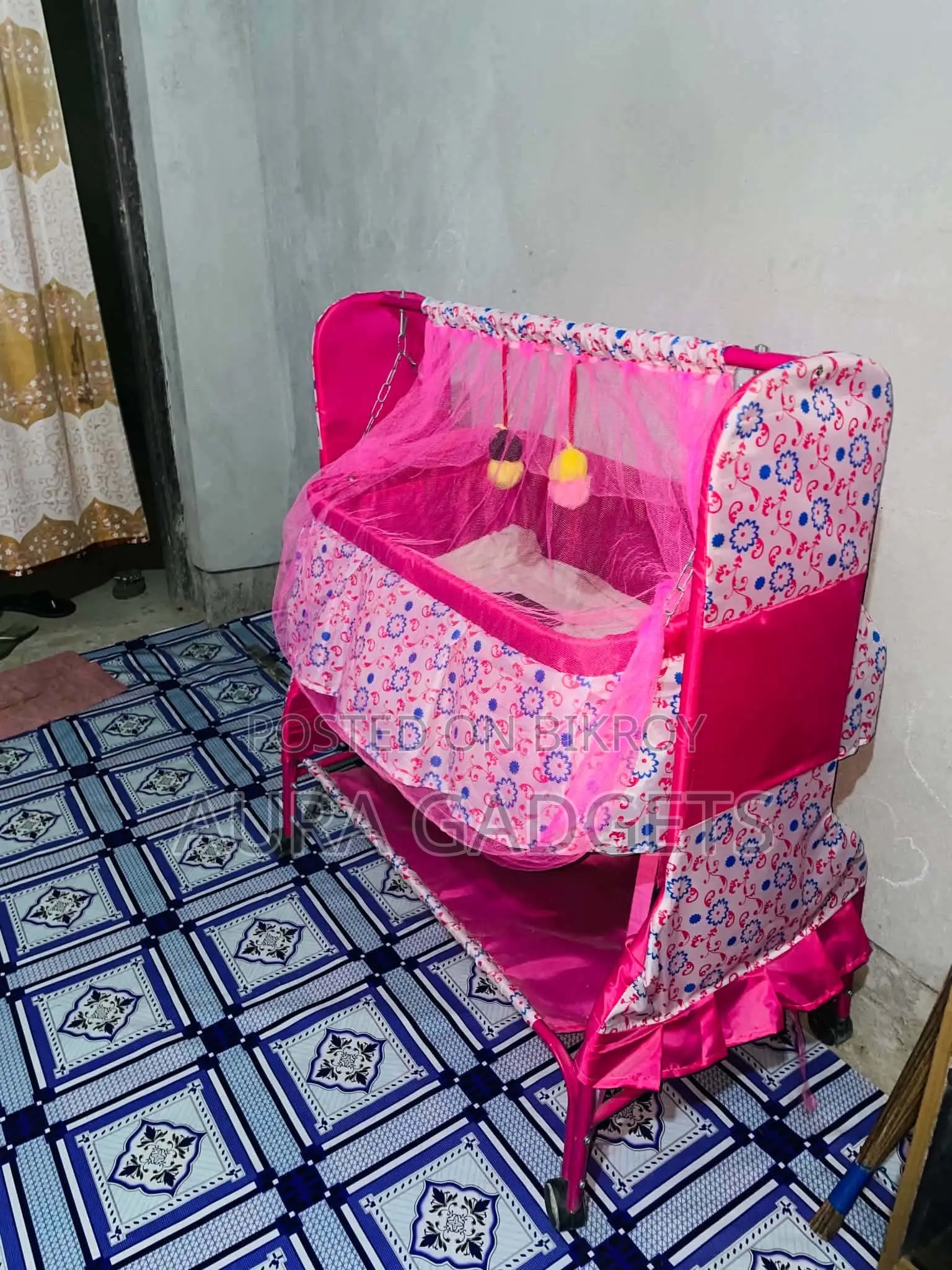 সোনামণির জন্য সুন্দর ও আরামদায়ক দোলনা