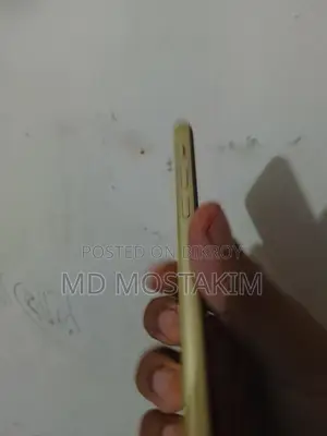 অ্যাপল আইফোন ১১ ৬৪ জিবি হলুদ
