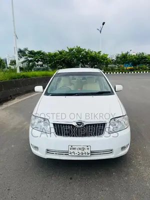 টয়োটা করোল্লা ২০০৬ সাদা