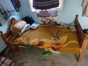 Single bed 4.5 hands by 2.5 hands
