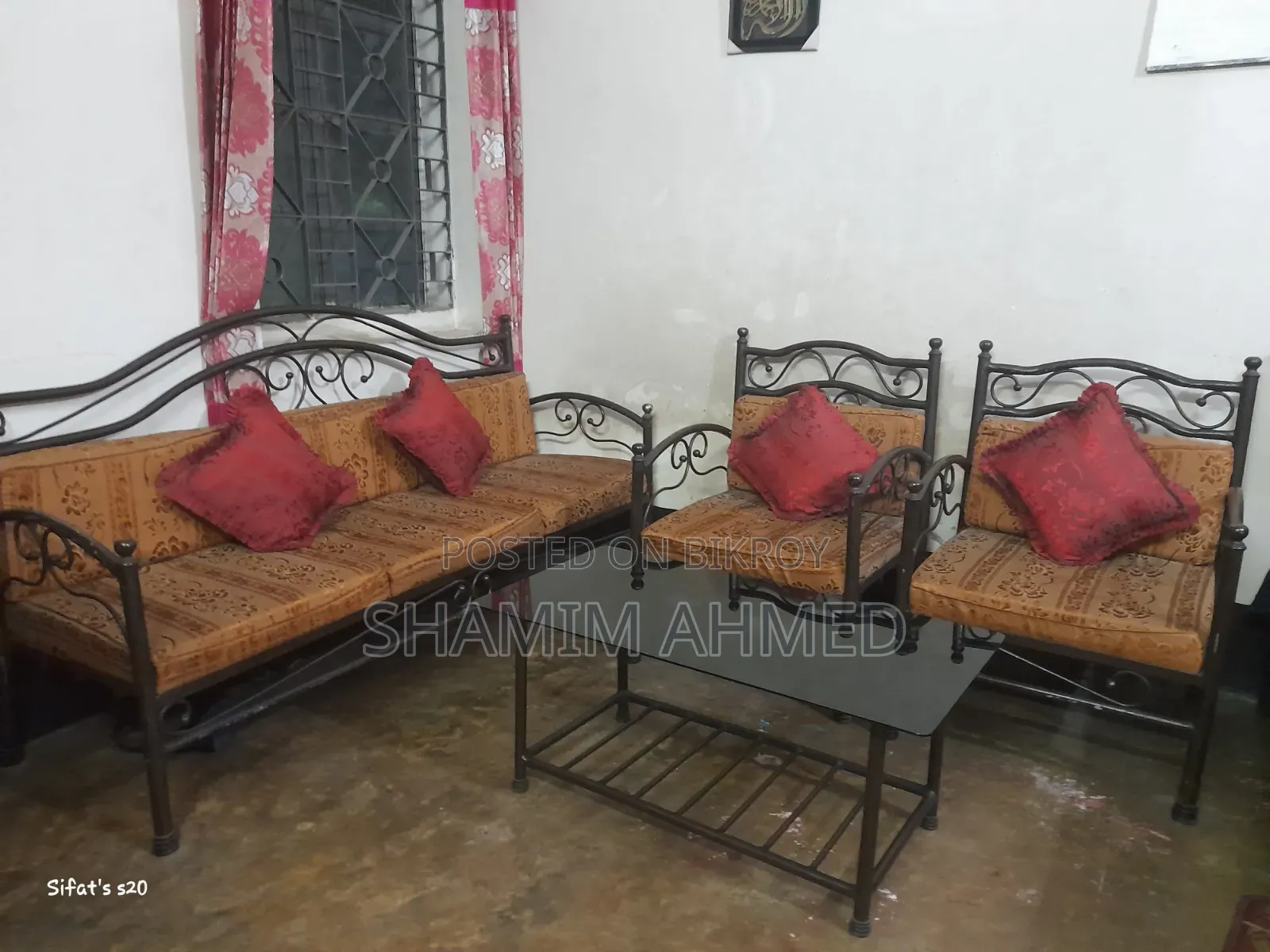 Beautiful Design Iron Sofa Set and Glass-Top Center Table for Sale
