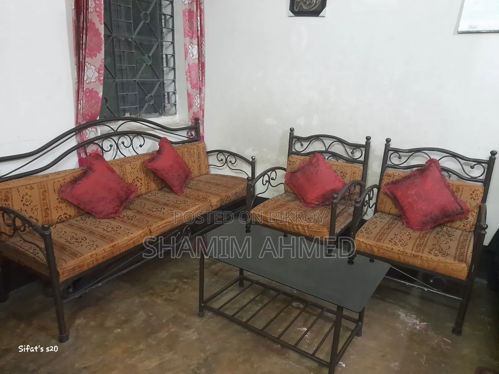 Beautiful Design Iron Sofa Set and Glass-Top Center Table for Sale