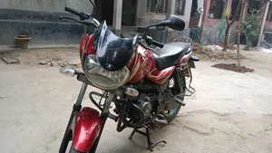 বাজাজ ডিসকভার ১০০ ২০১৫ রেড