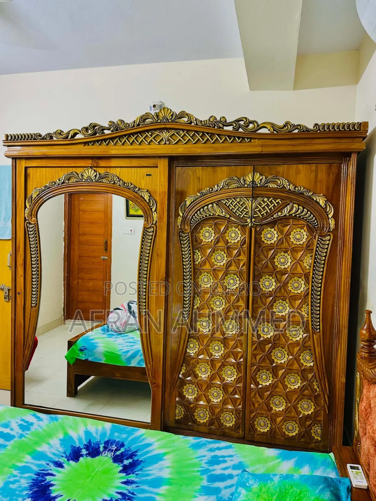 লাক্সারি আলমিরা