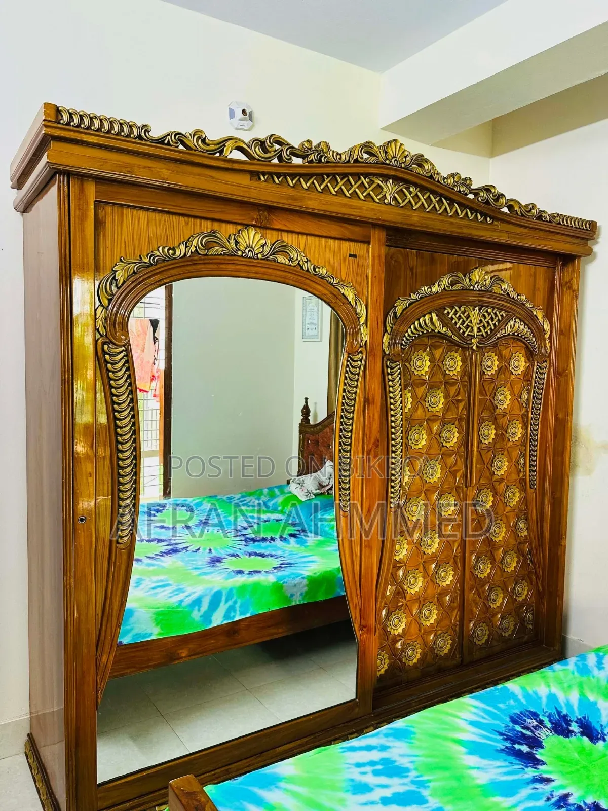 লাক্সারি আলমিরা