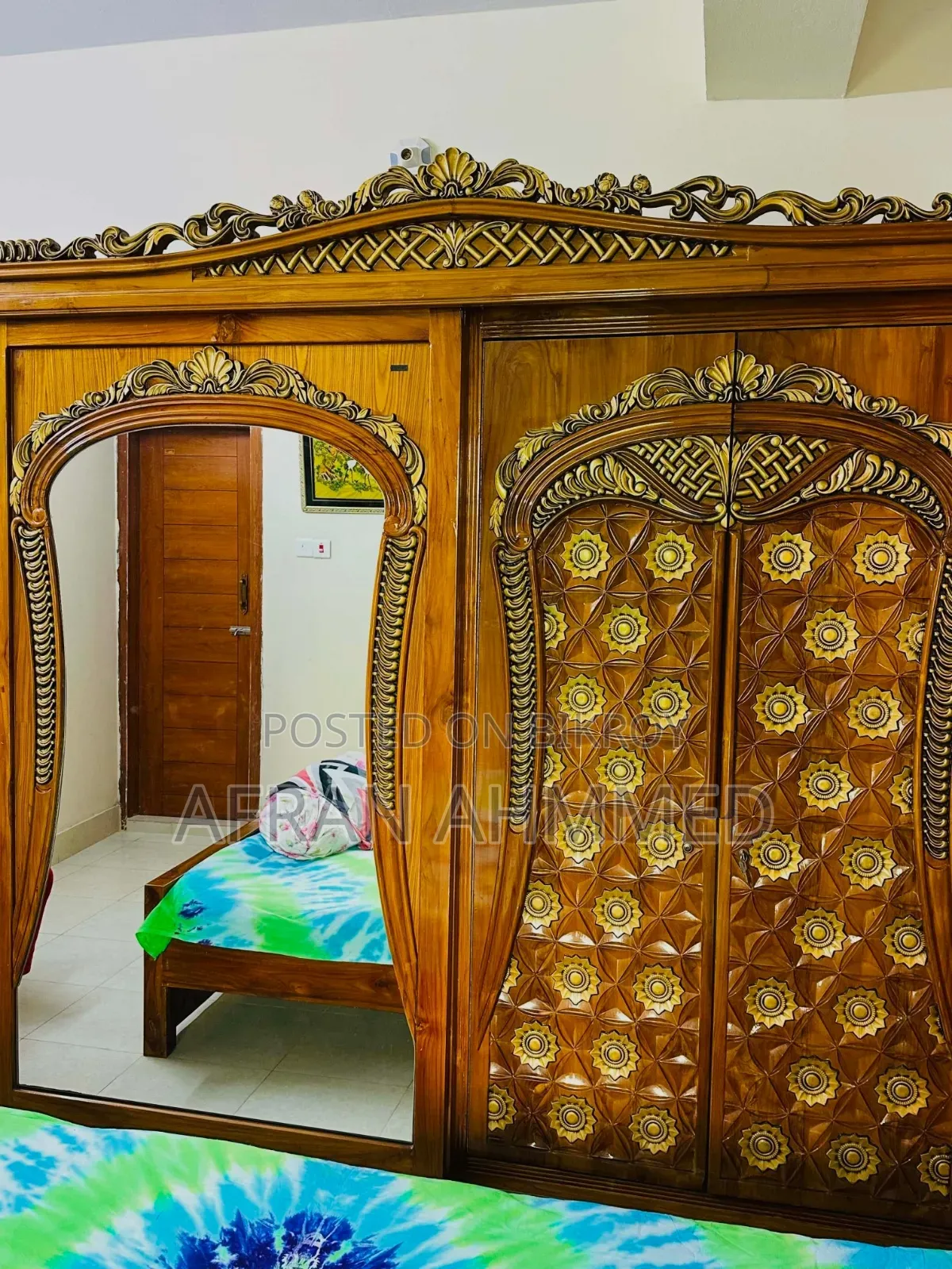 লাক্সারি আলমিরা