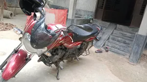 বাজাজ ডিসকভার ১০০ ২০১৫ রেড
