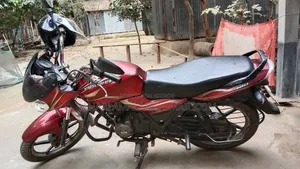 বাজাজ ডিসকভার ১০০ ২০১৫ রেড