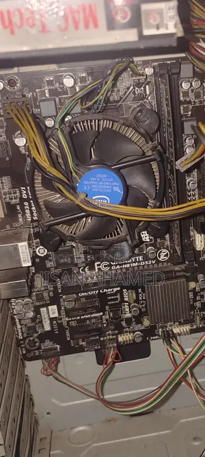 Desktop Computer Gigabyte GB-BACE-3000 4GB Intel Core i5 HDD 1T
