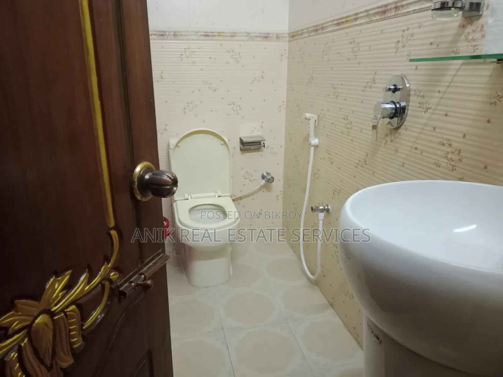 কমার্শিয়াল ৩৫০০ বর্গফুট অফিস জিম ডে কেয়ার ভাড়া কর্নার বনানী