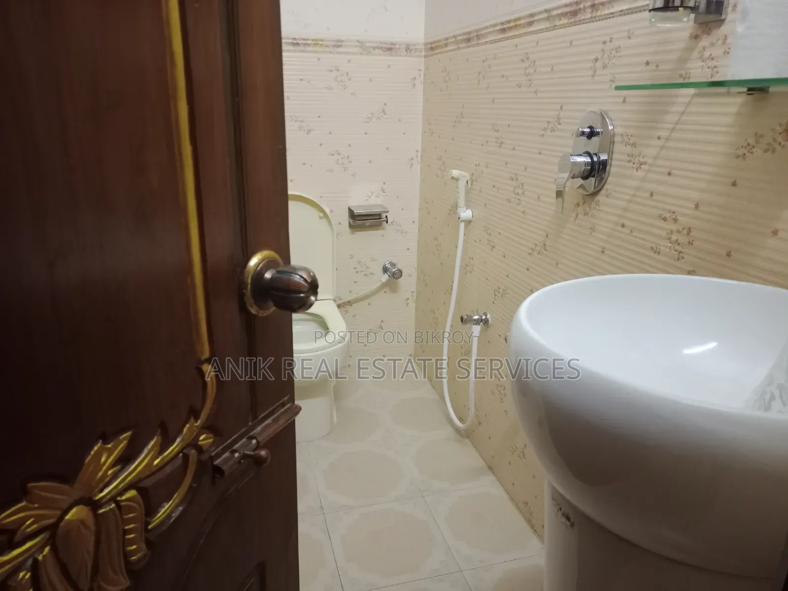 কমার্শিয়াল ৩৫০০ বর্গফুট অফিস জিম ডে কেয়ার ভাড়া কর্নার বনানী