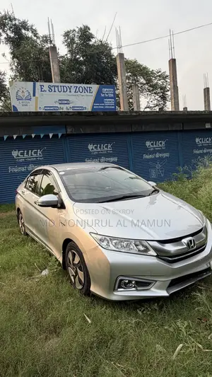 Honda Grace 2015 Silver