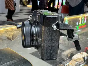 Fujifilm X10