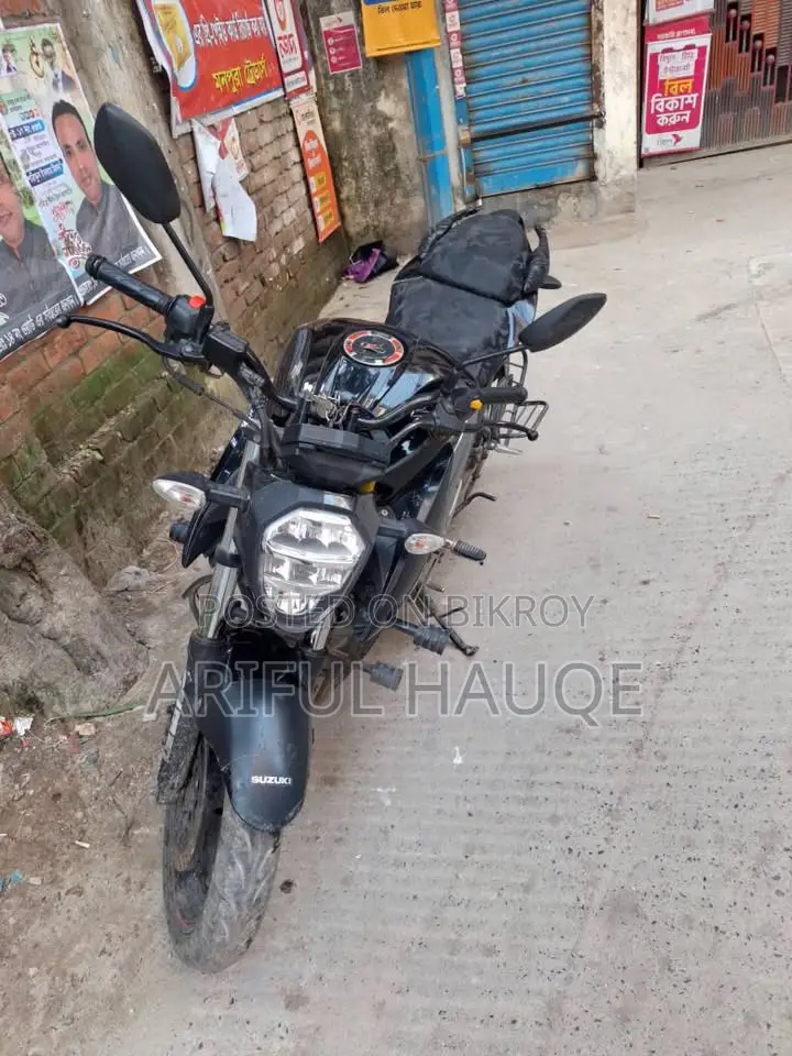সুজুকি জিক্সার ২০২০ ব্ল্যাক