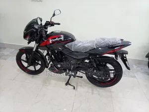 বাজাজ পালসার ১৫০ ২০২৩ ব্ল্যাক