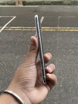 Apple iPhone XS 64 GB White