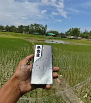 টেকনো ক্যামন ৪০ প্রো ৪জি ২৫৬ জিবি গ্রে