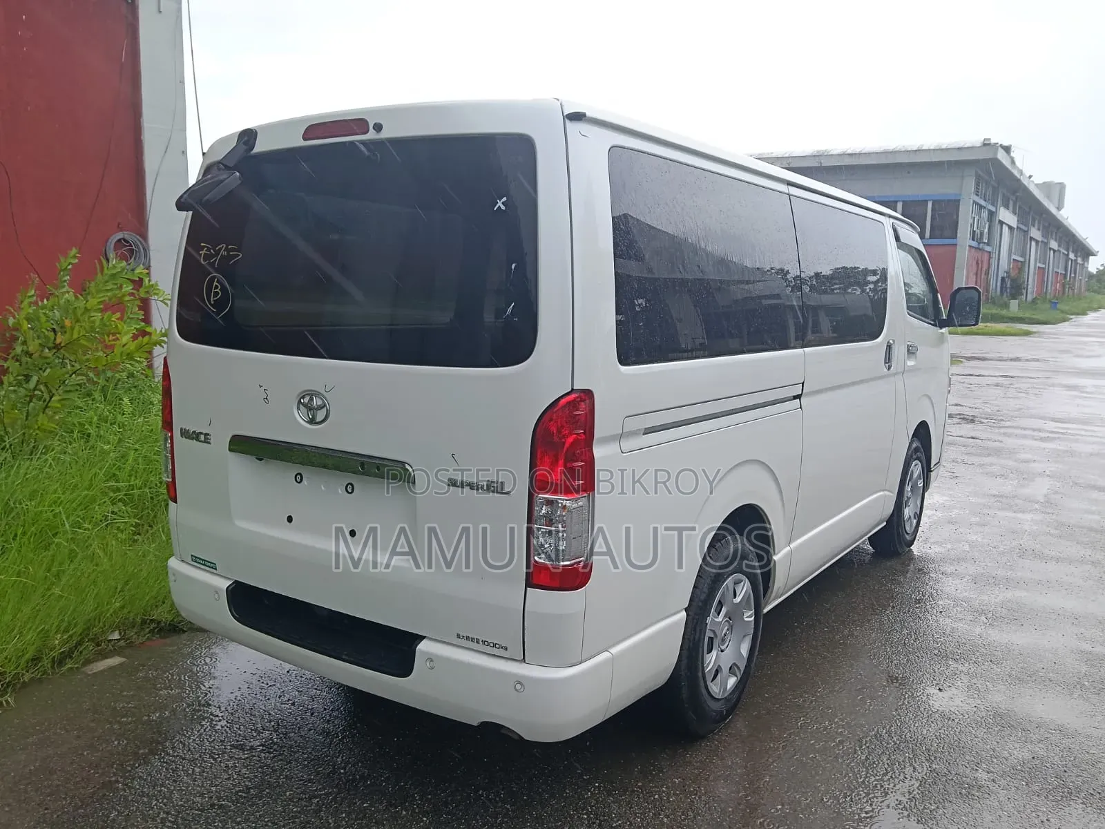 Toyota Grand HiAce 2000 Pearl