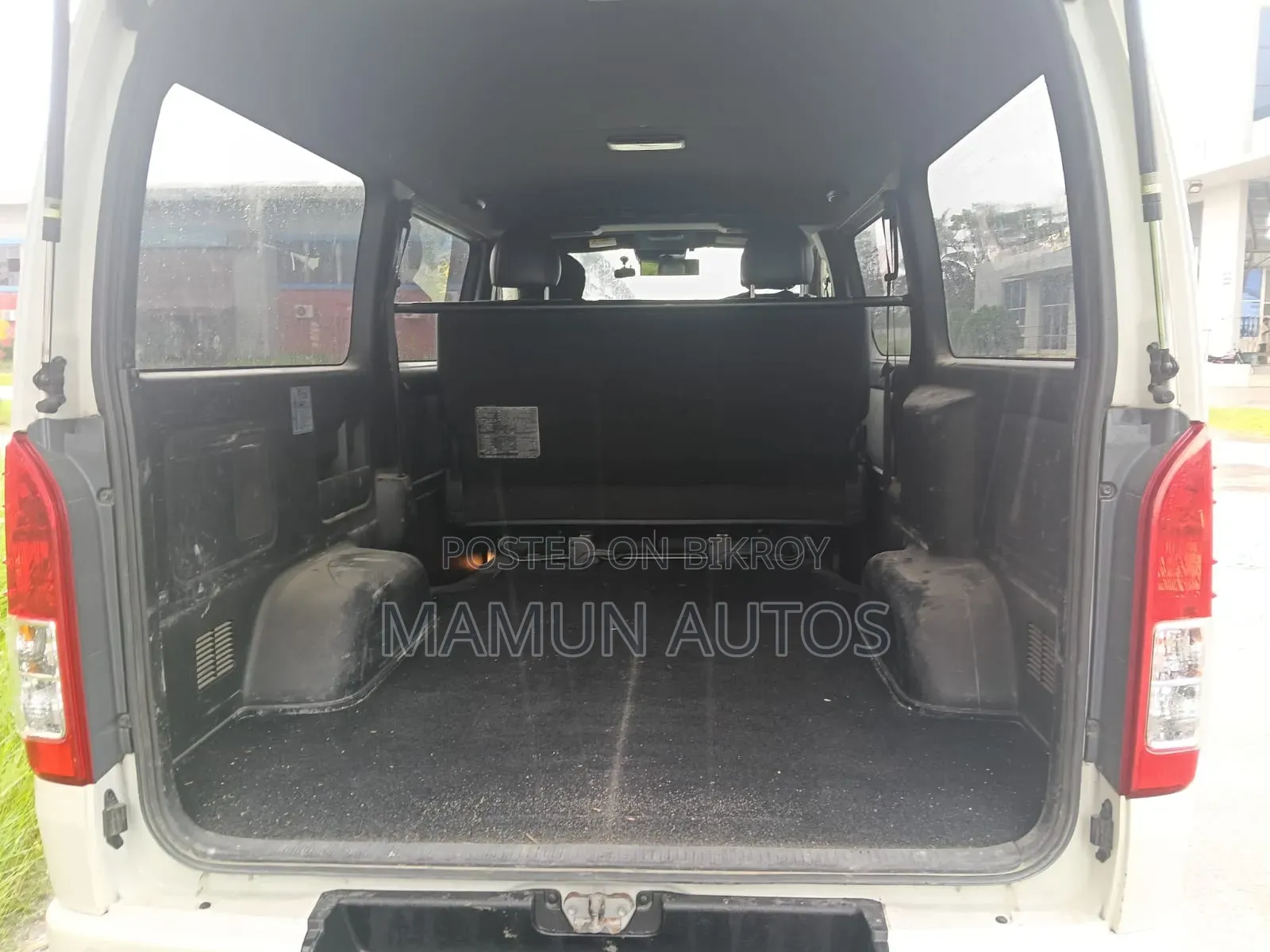 Toyota Grand HiAce 2000 Pearl