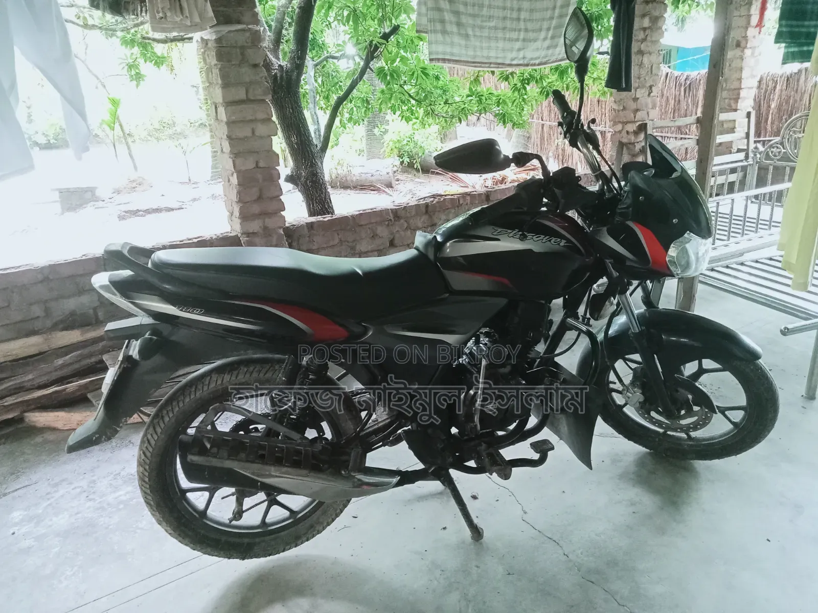 বাজাজ ডিসকভার ১২৫ ২০১৯ কালো