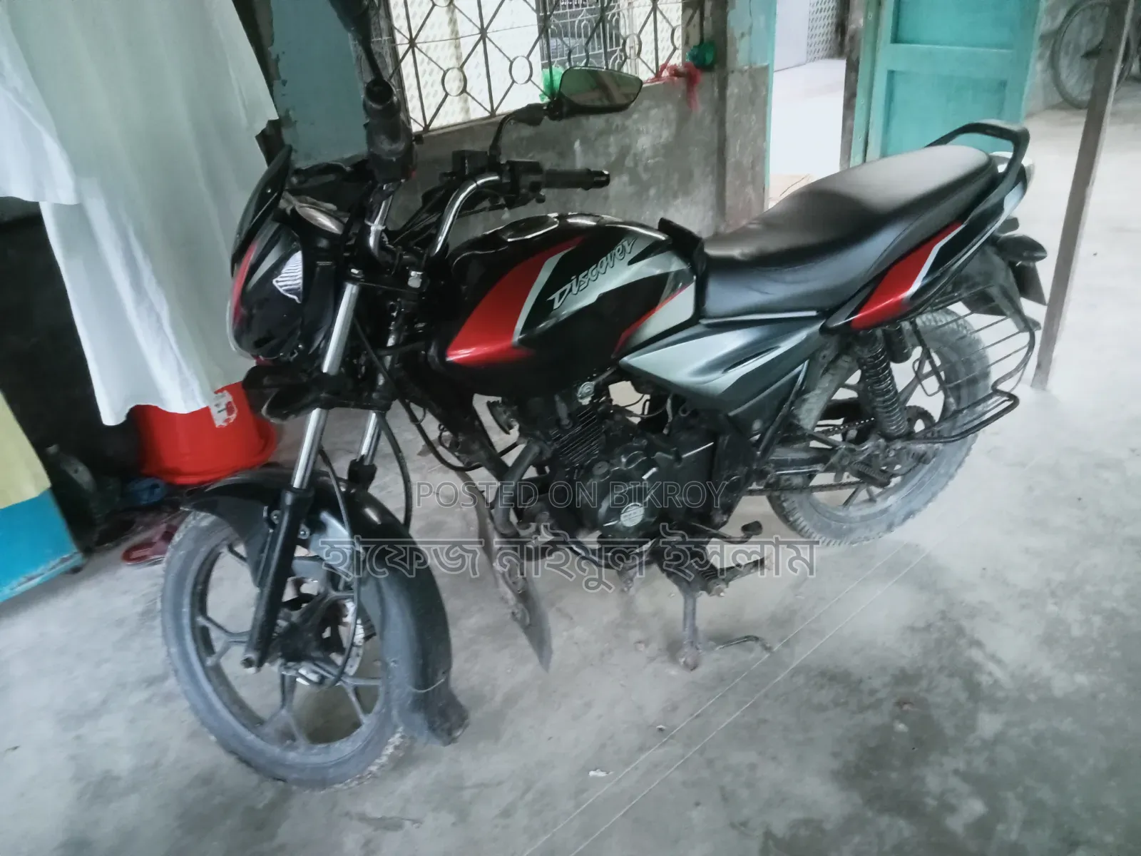 বাজাজ ডিসকভার ১২৫ ২০১৯ কালো
