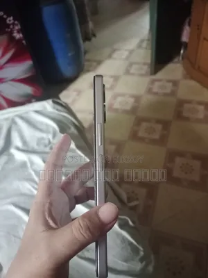 Vivo Y04 128 GB Bronze