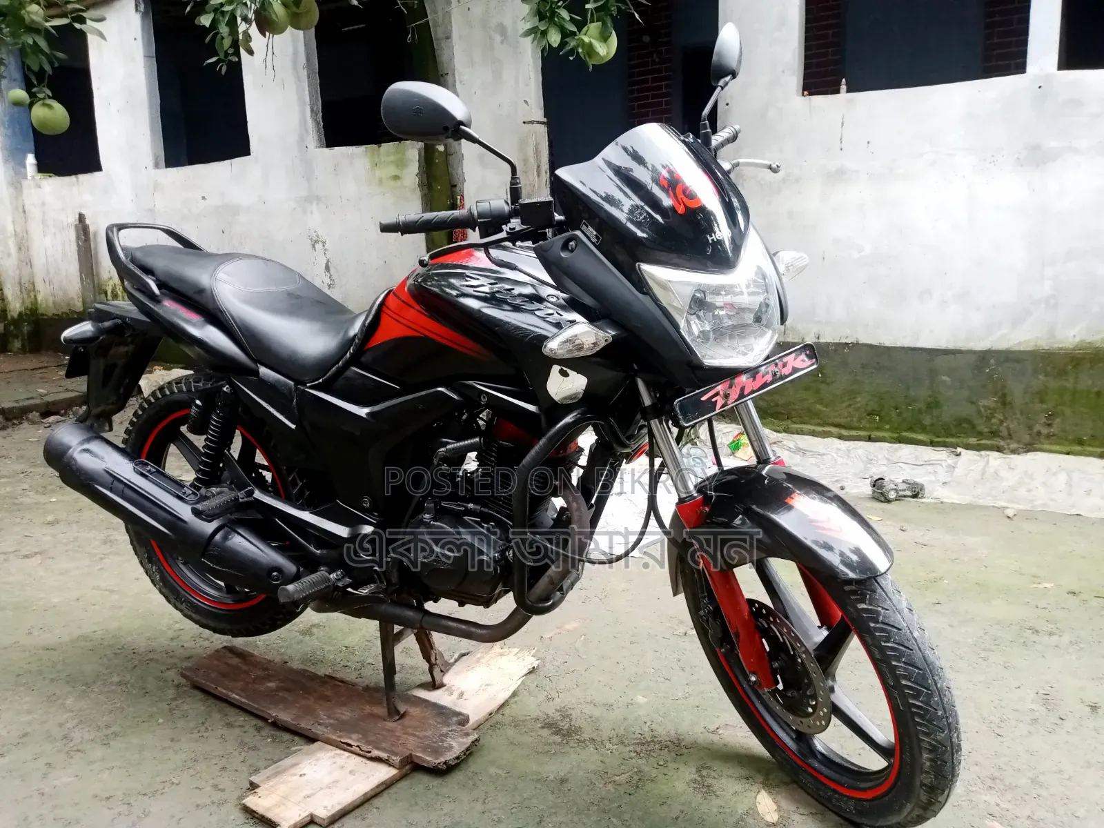 Hero Hunk 2011 Black