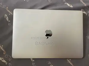 ল্যাপটপ অ্যাপল ম্যাকবুক প্রো ২০২২ এম২ ৮ জিবি অ্যাপল এম২ এসএসডি ২৫৬ জিবি