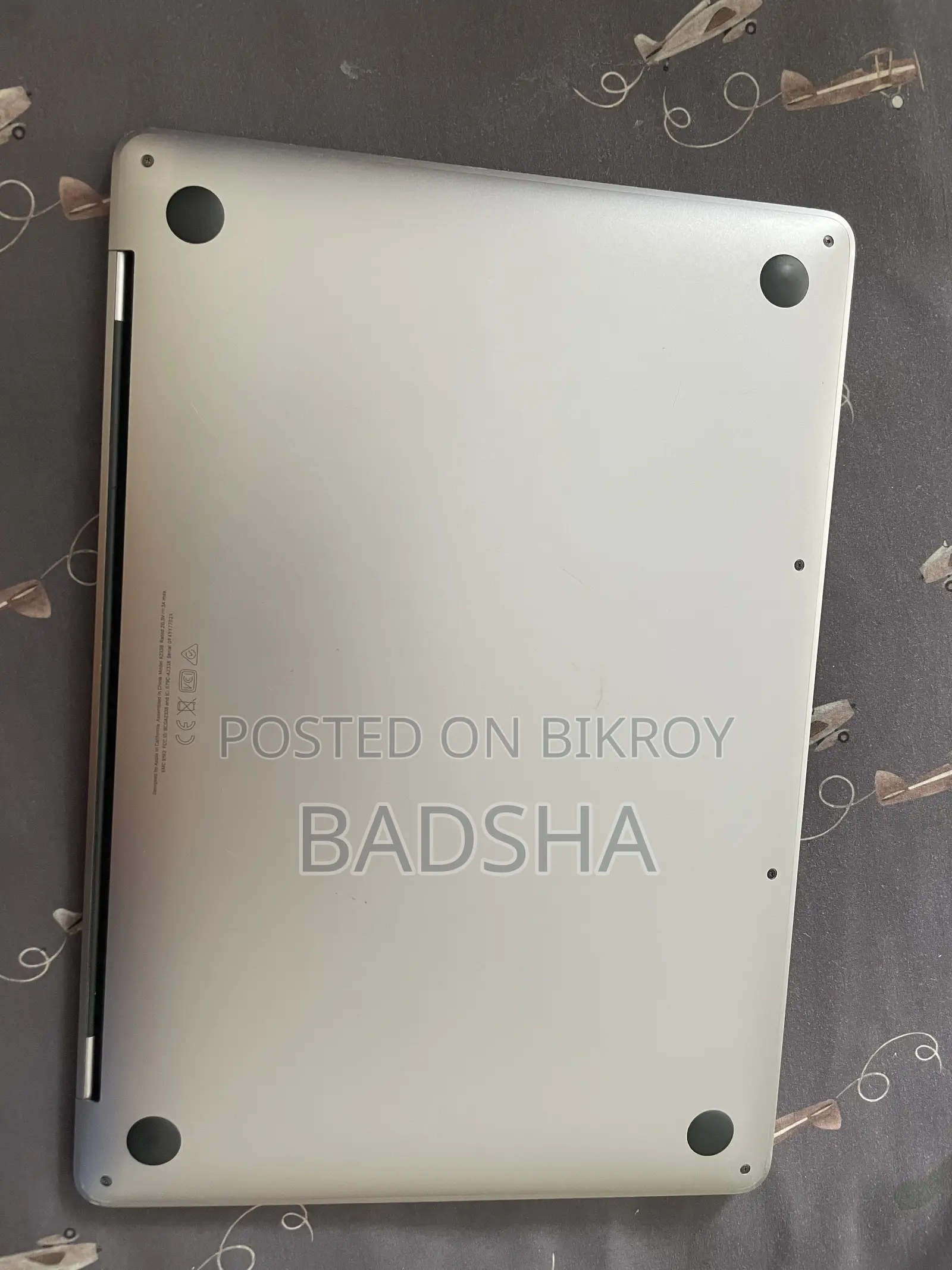 ল্যাপটপ অ্যাপল ম্যাকবুক প্রো ২০২২ এম২ ৮ জিবি অ্যাপল এম২ এসএসডি ২৫৬ জিবি
