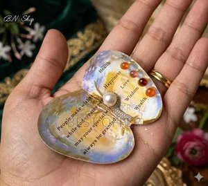 আপুদের জন্য সুন্দর একটা গলার চেন