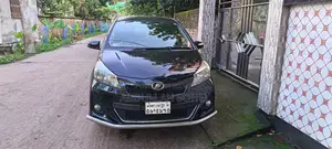 Toyota Vitz 2012 Black