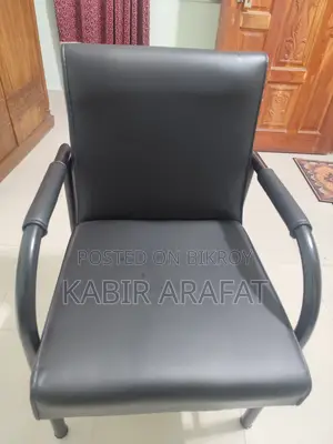 চেয়ার বিক্রয় হবে