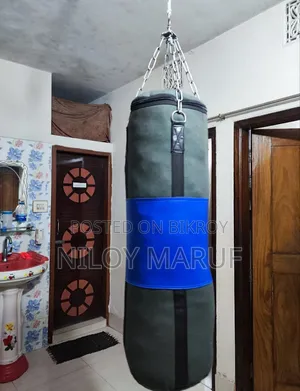 Premium Heavy-Duty Punching Bag / Boxing Bag , Fully Filled