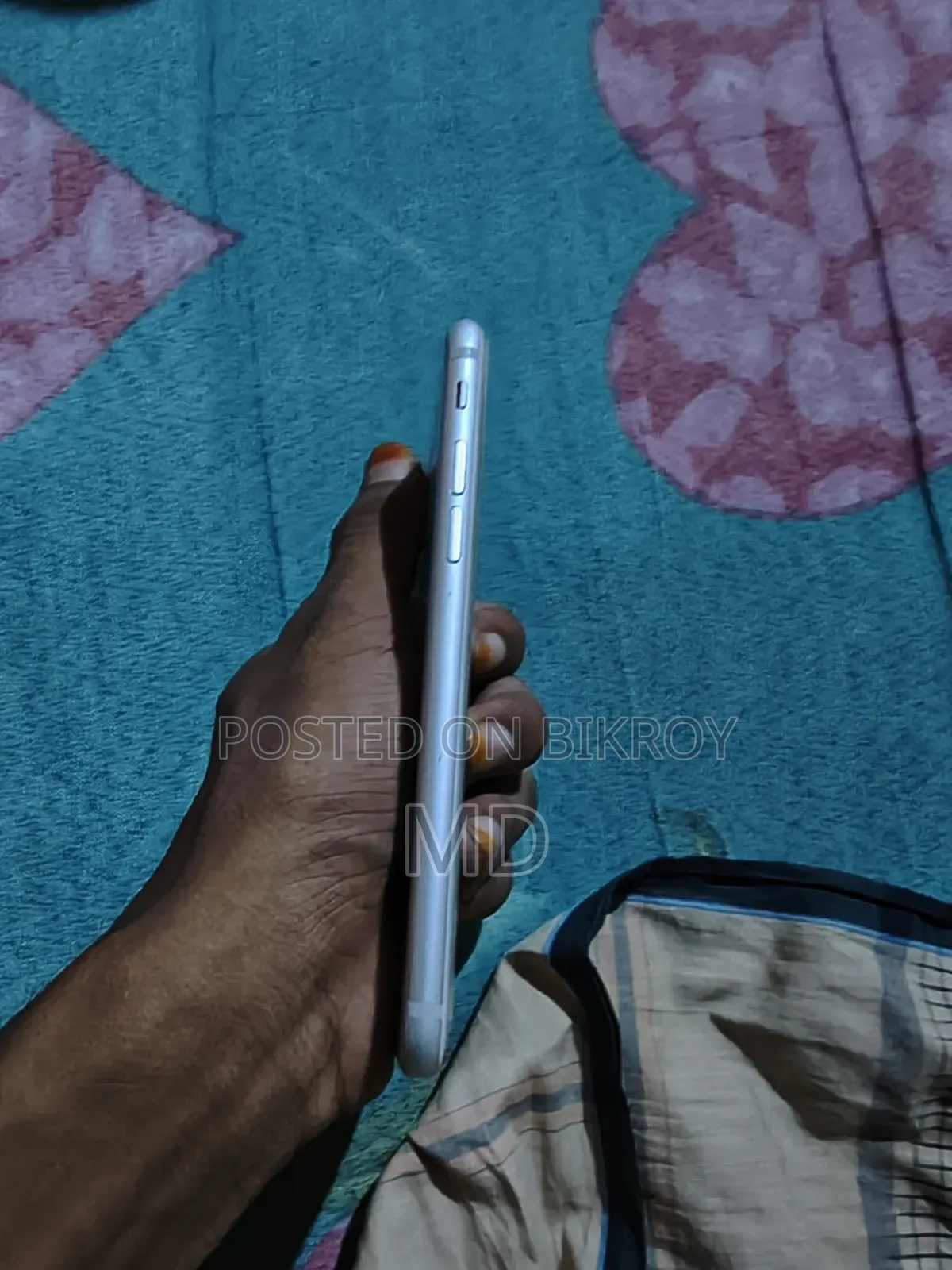 অ্যাপল আইফোন ৭ ৩২ জিবি সাদা