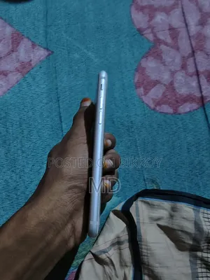 অ্যাপল আইফোন ৭ ৩২ জিবি সাদা