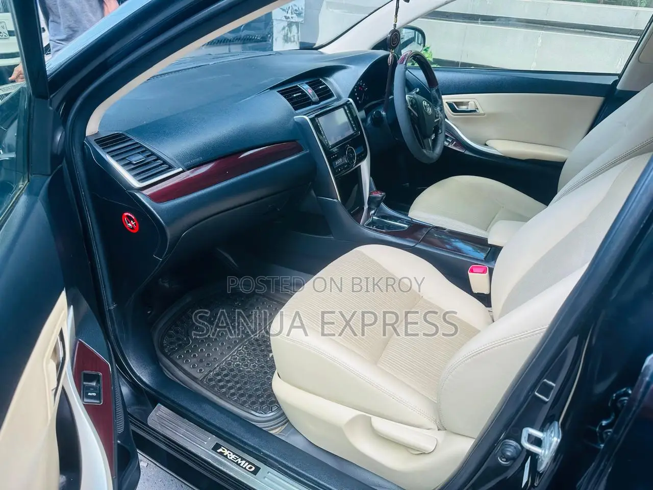Toyota Premio 2016 Black