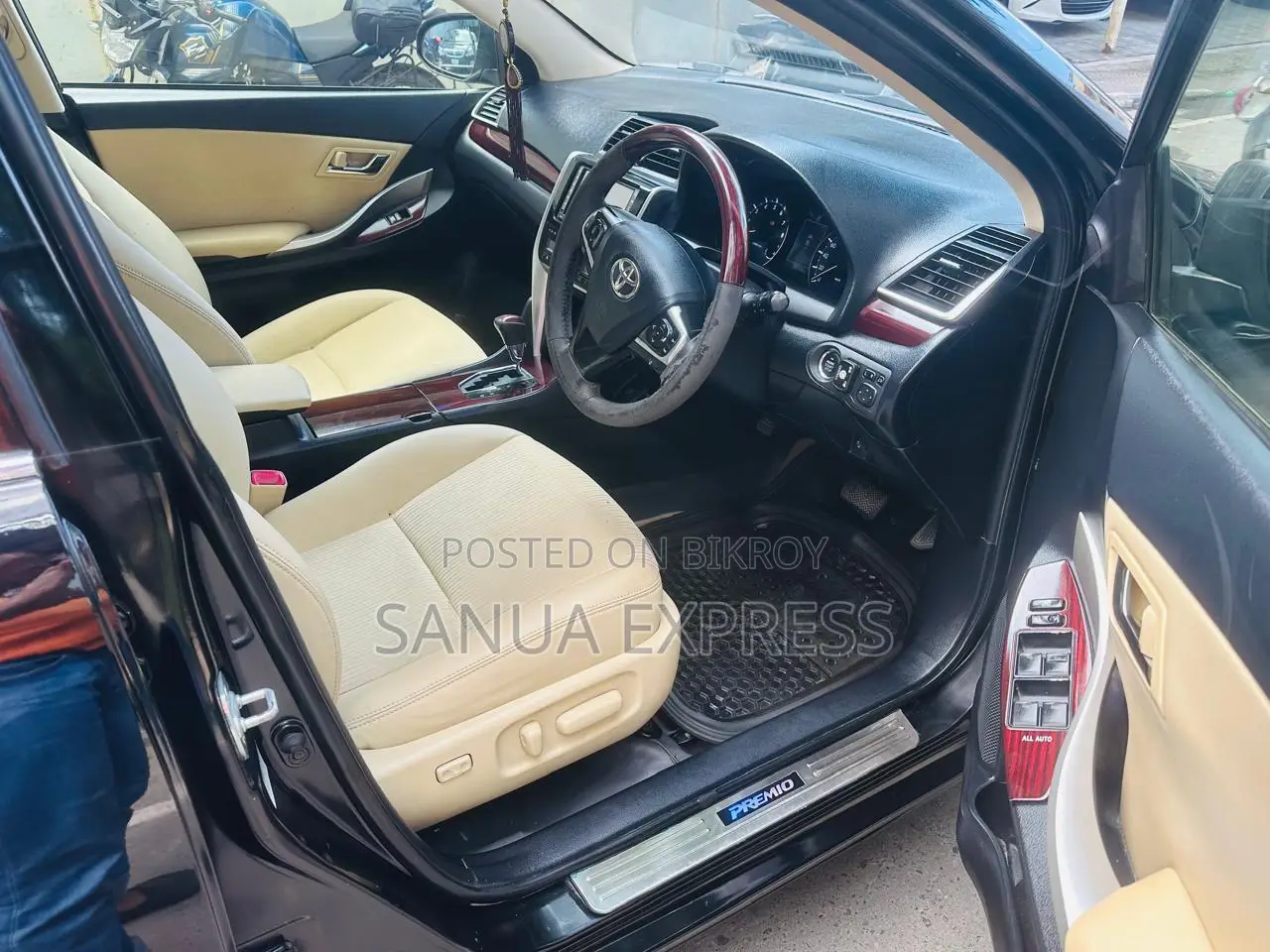 Toyota Premio 2016 Black