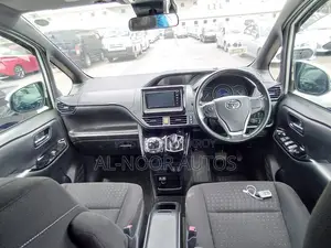 Toyota Noah 2021 Pearl