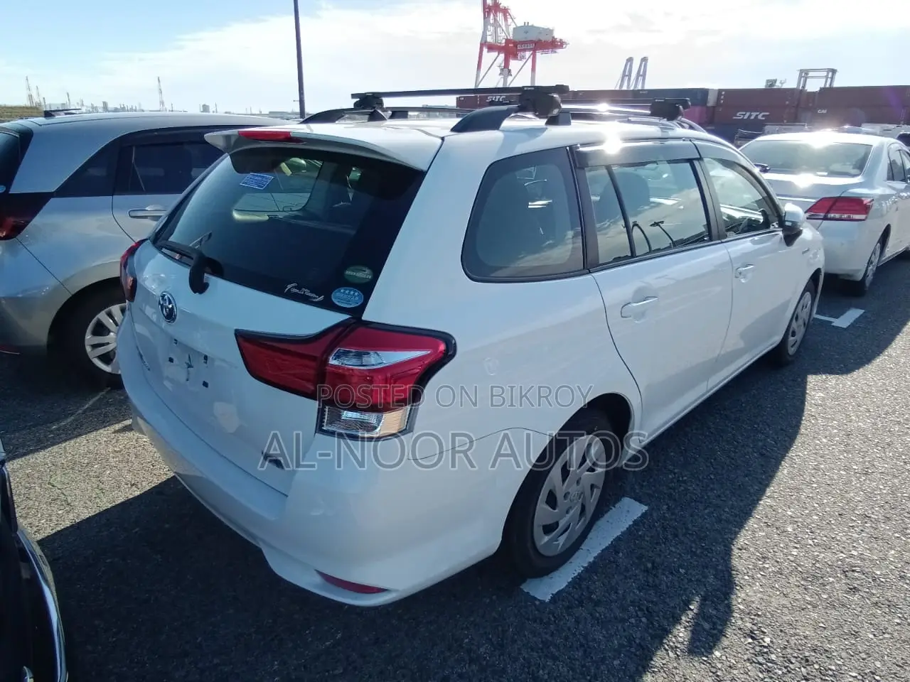 Toyota Corolla Fielder 1.5 Hybrid FWD 2021 White