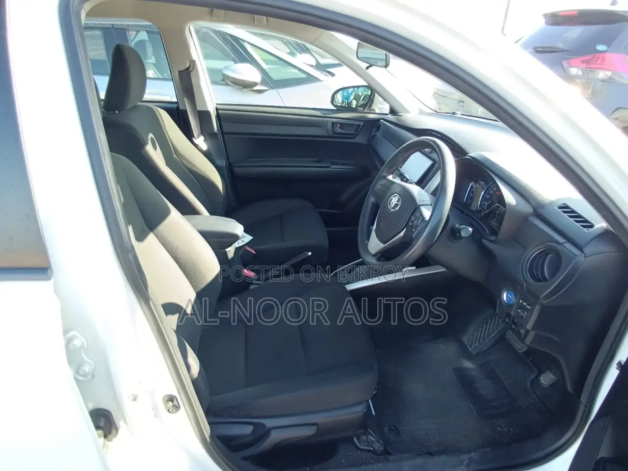 Toyota Corolla Fielder 1.5 Hybrid FWD 2021 White