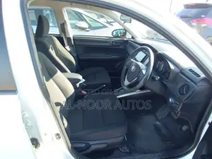 Toyota Corolla Fielder 1.5 Hybrid FWD 2021 White