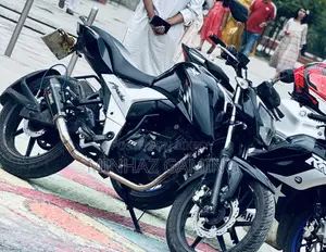 TVS Apache RTR 160 4V 2022 Black