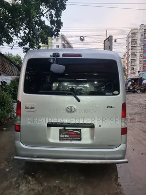 টয়োটা নোয়া ২০১০ সিলভার