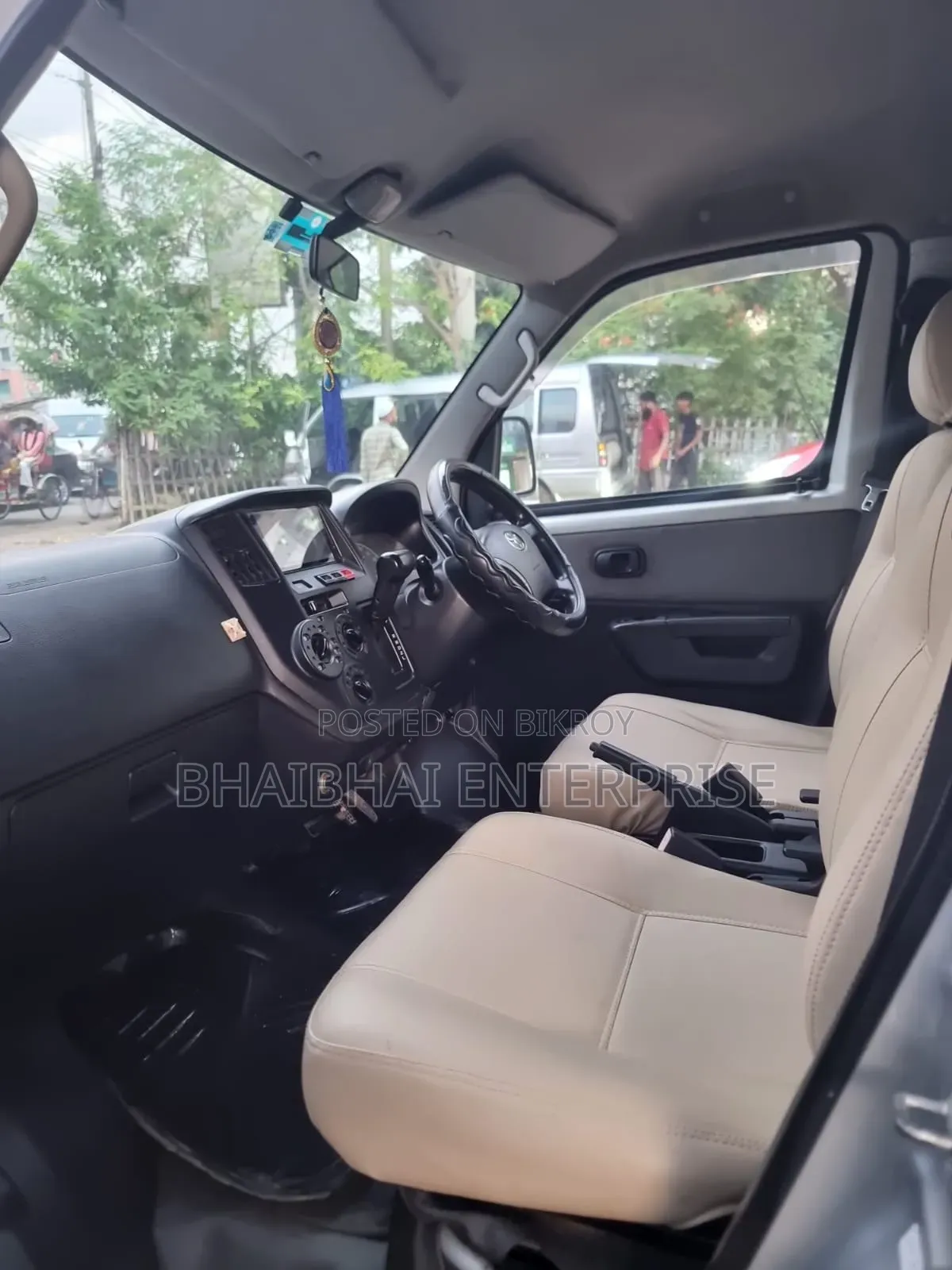 Toyota Noah 2010 Silver
