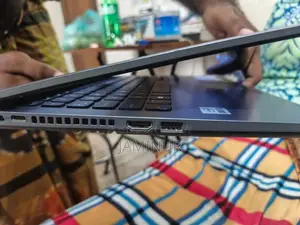 Laptop Asus VivoBook X540SA 4GB Intel Core i3 HDD+SSD 1T